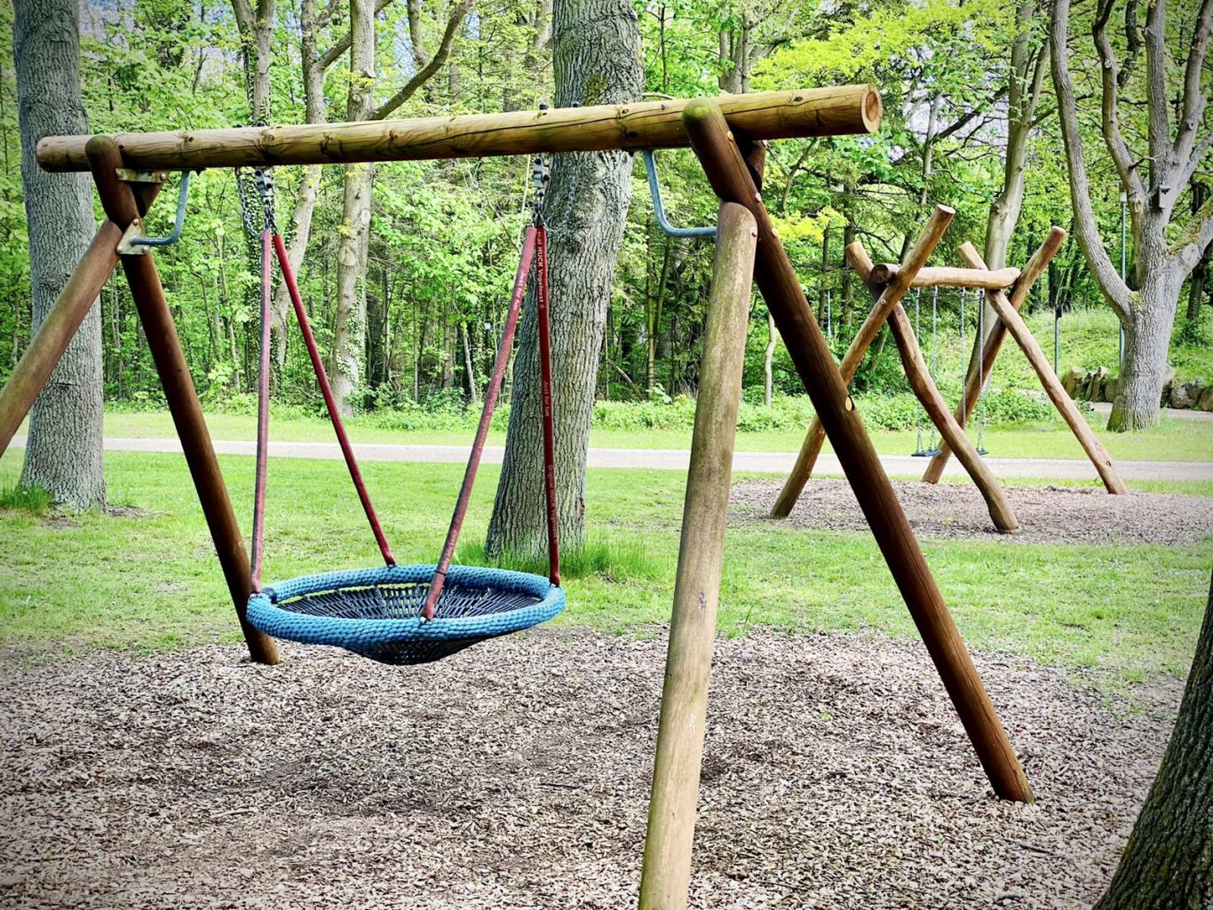 Nestschaukel in der Ferienanlage Nestschaukel auf dem Spielplatz der Ferienanlage in Sierksdorf