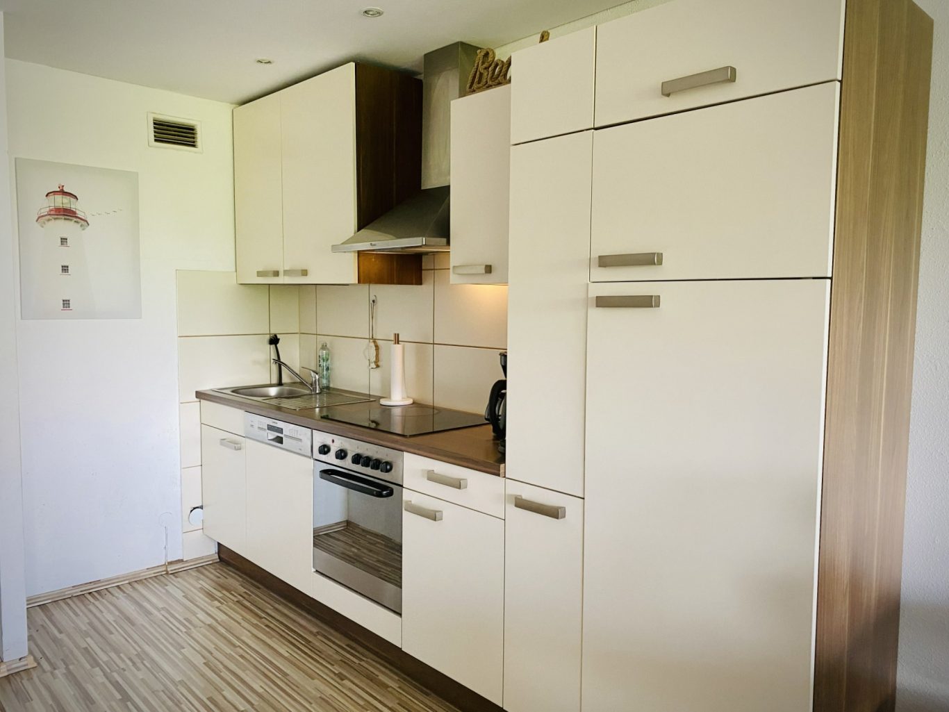 Küche der Ferienwohnung Seeschwalbe Voll ausgestattete Küche der Ferienwohnung Seeschwalbe in Sierksdorf